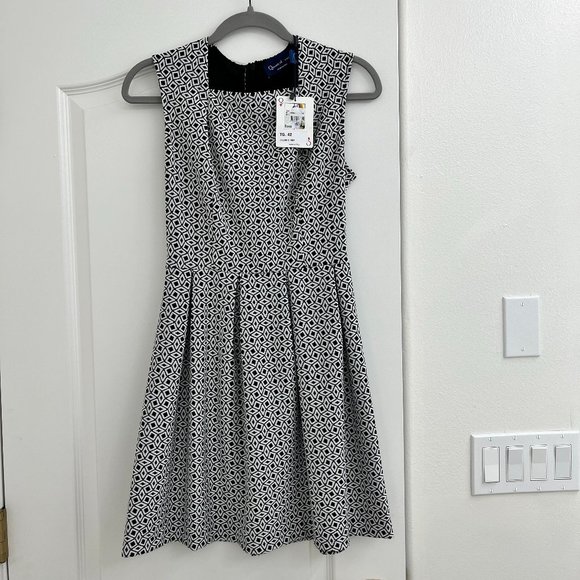 Queen of Hearts Black and White Square Neck Dress - NWT - Small - Picture 1 of 7